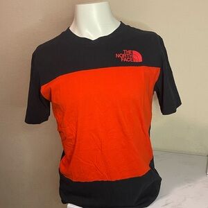 Men’s North Face Iconic red tee